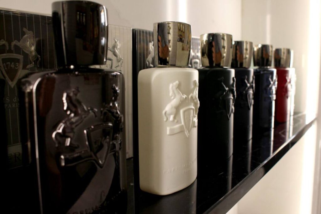 Luxury perfumes esposizione bottigliette parfum de marly